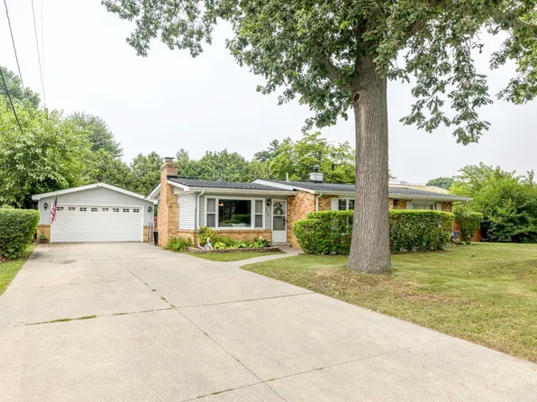 2415 16th Ave, Port Huron, MI 48060
