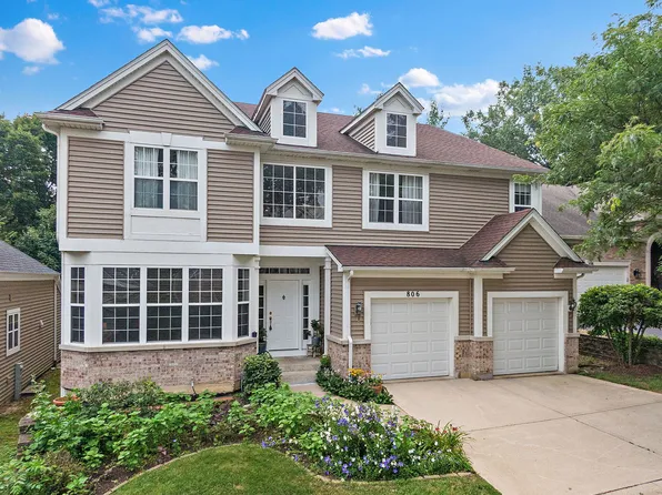 806 Viewpointe Dr, St Charles, IL 60174