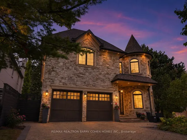 100 Munro Blvd, Toronto, ON M2P 1C4