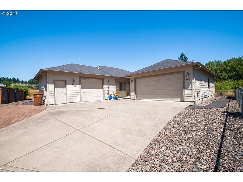 144 Ava Ct photo 1