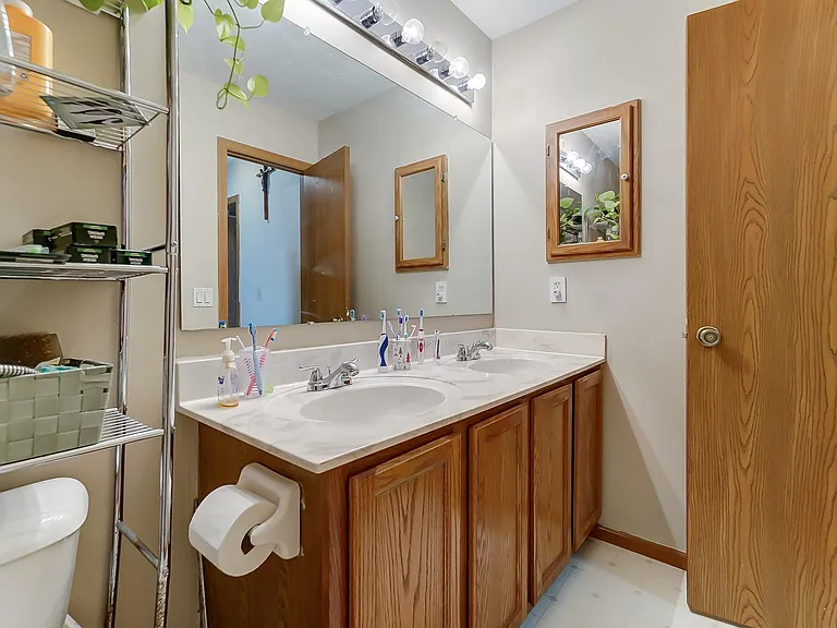 4056 Brookrun Dr — Photo 35