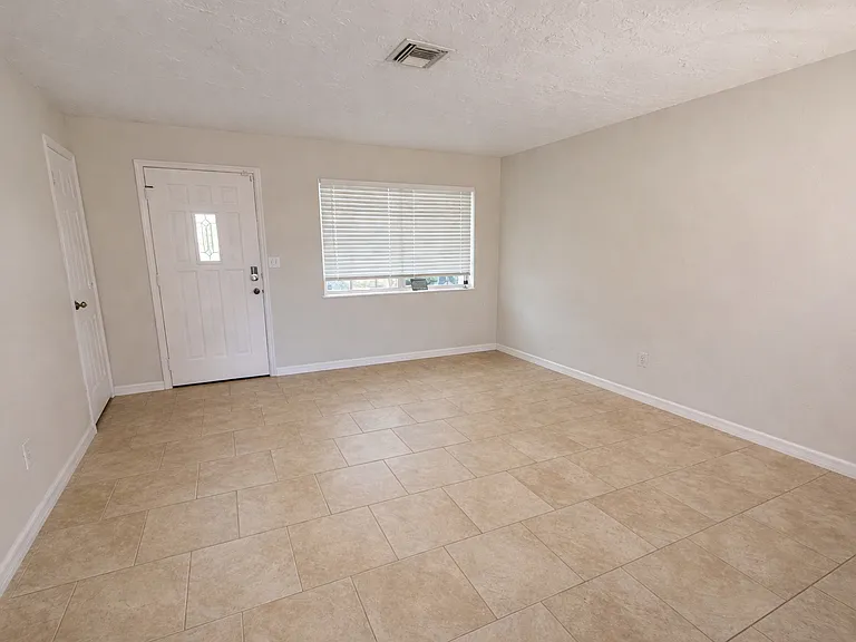 6920 Tema Ln — Photo 2