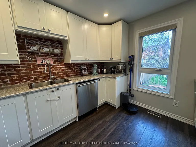 6026 Clover Ridge Cres — Photo 12