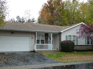 127 Vin Gate Dr, Rochester, NY 14616