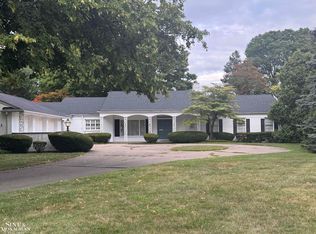 586 Shelden Rd, Grosse Pointe Shores, MI 48236