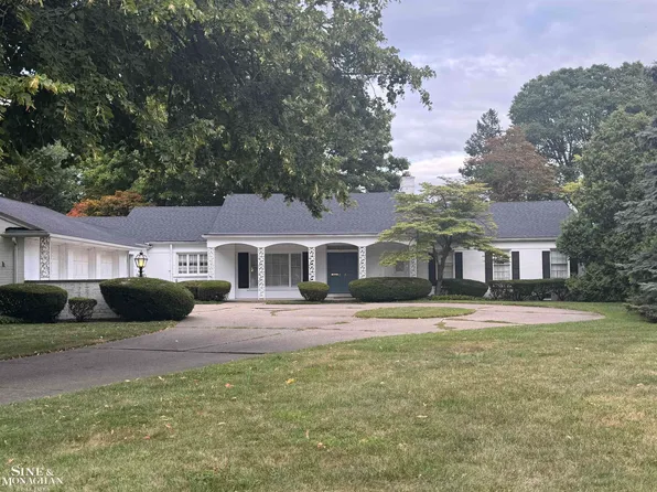 586 Shelden Rd, Grosse Pointe Shores, MI 48236