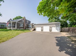 96 8th Ave, Chicopee, MA 01020