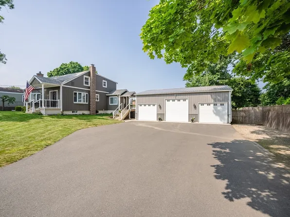 96 8th Ave, Chicopee, MA 01020