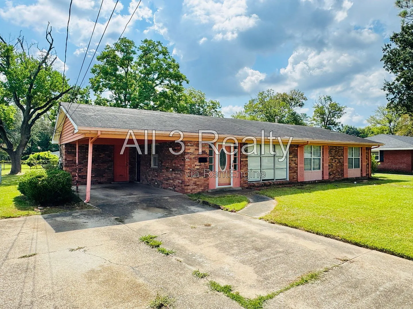 3 bed, 2.0 bath, 1400 sqft, $1,295 — Photo 3