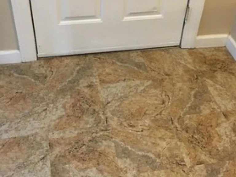 887 Philadelphia Dr — Photo 2