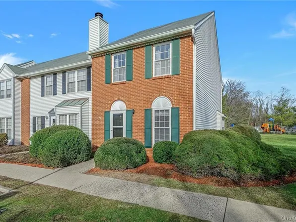 2 Goldsmith Ct, Washingtonville, NY 10992