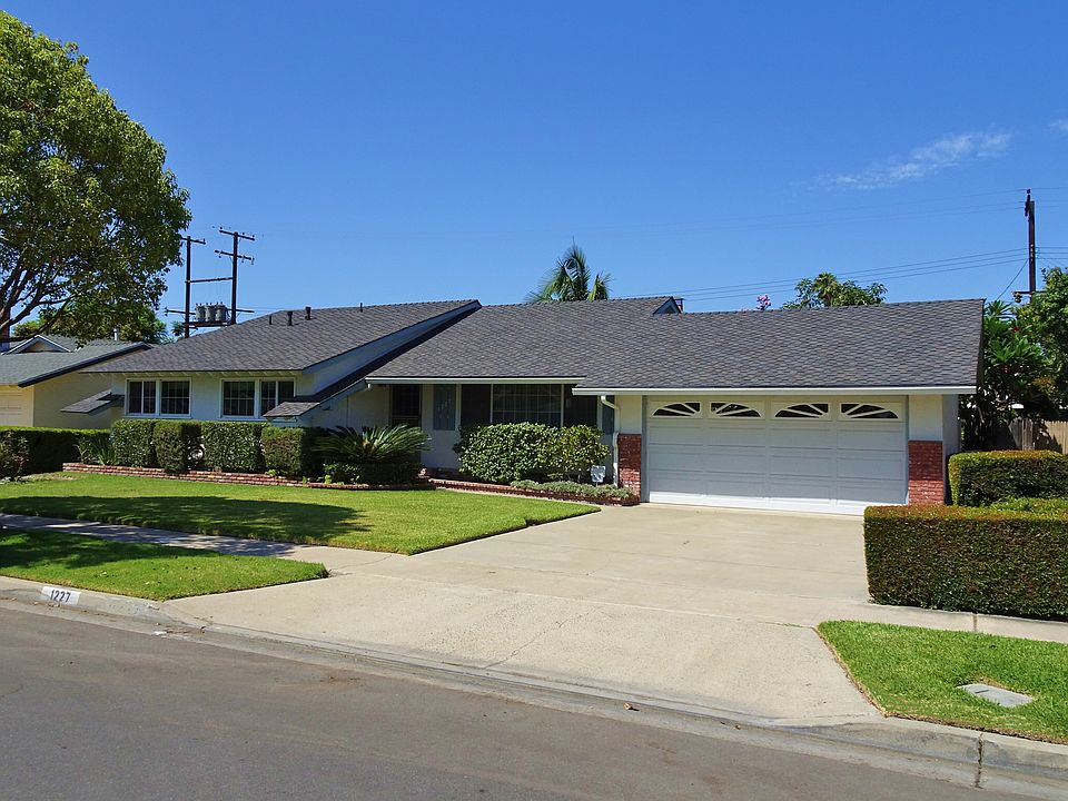 1st image of 1227 S Oakhaven Dr