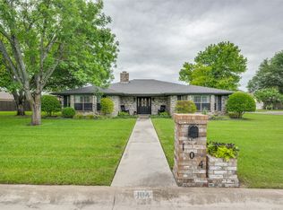 104 Brookview Dr, Decatur, TX 76234