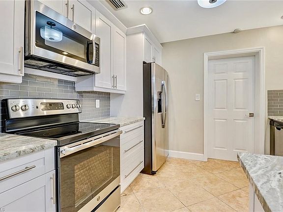 2nd image of 1561 Grace Ave