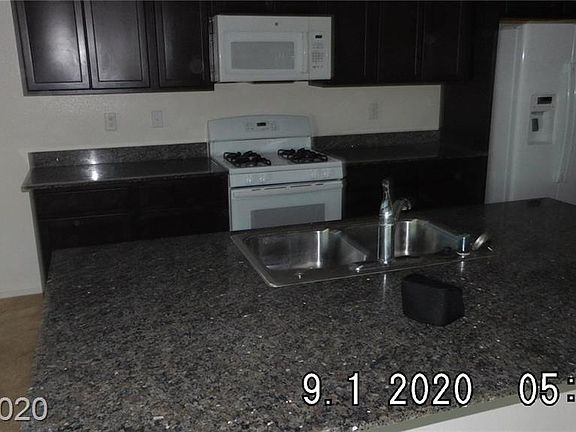 5th image of 1134 Bradley Bay Ave