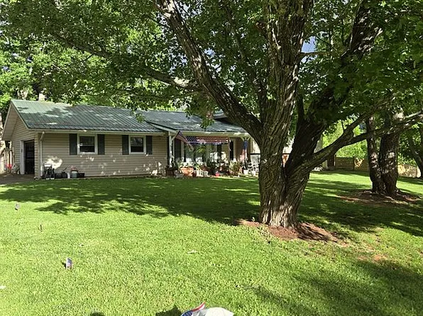 166 Oak Grove Cir, Jefferson, NC 28640