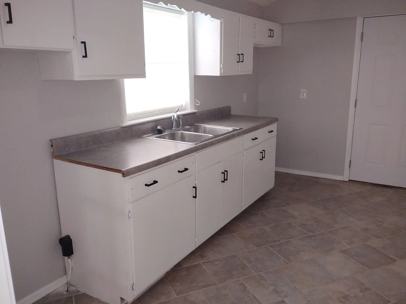 3 Bedroom - $600-$610 — Photo 4