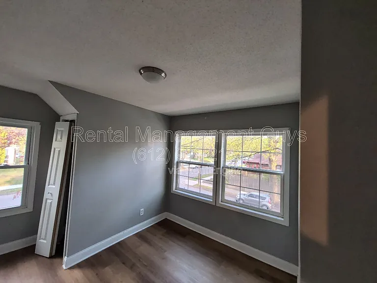 3301 Oliver Ave N — Photo 12