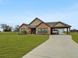 231 Orduna St, Trenton, TX 75490