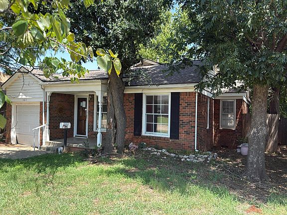 2nd image of 1613 Andover Ct