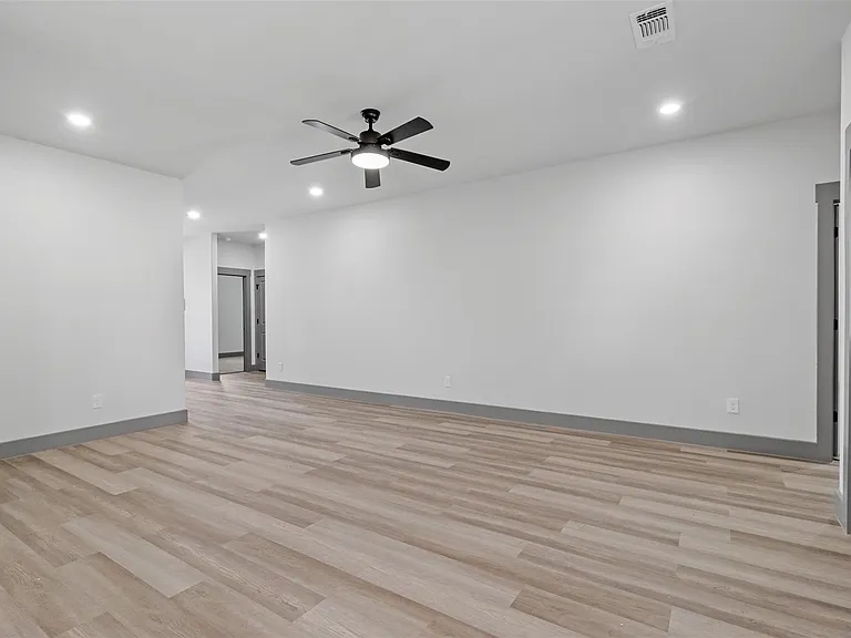 405 W Hull St — Photo 6