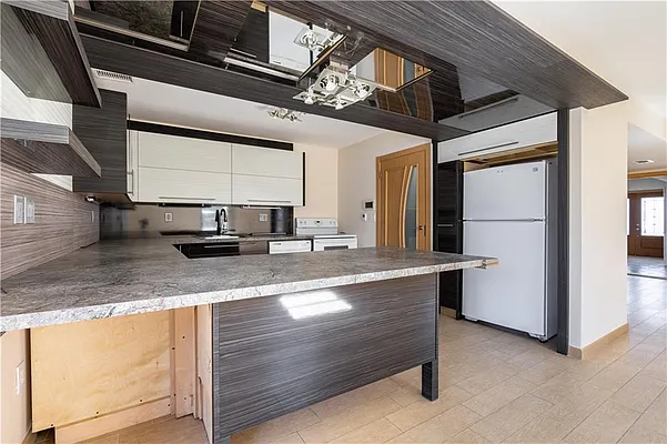 Sold by Remax Edge | media 58