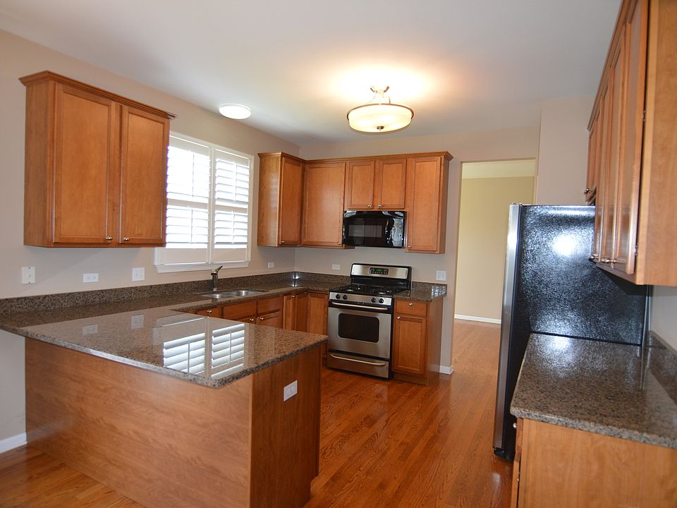 752 Brighton Cir, Port Barrington, IL 60010 Zillow