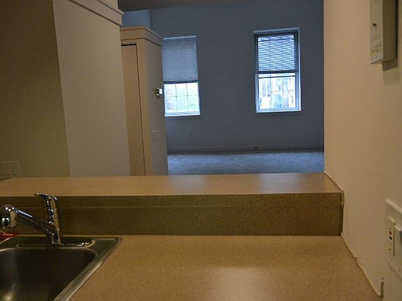 5th image of 24-30 S Bank St #102