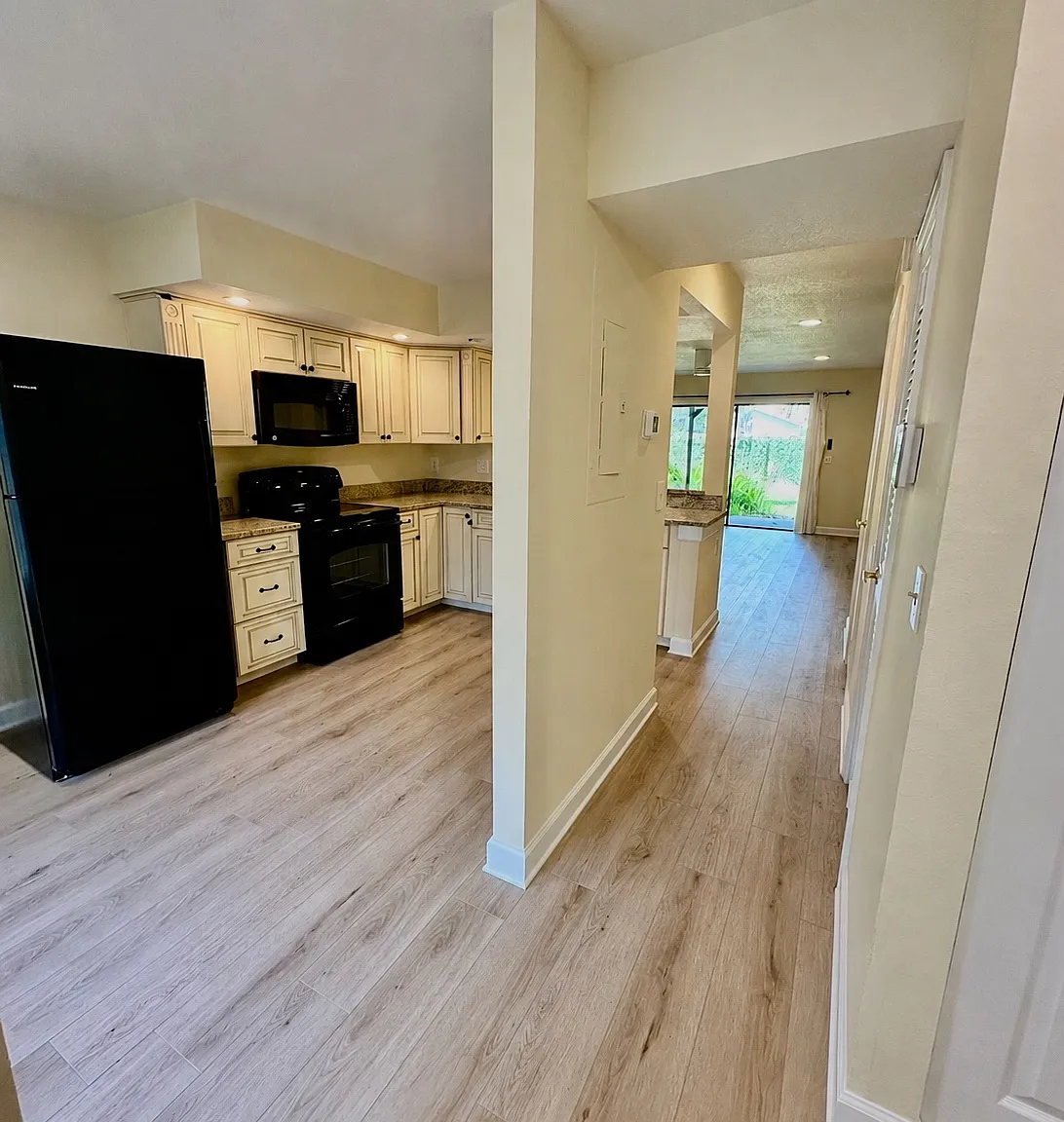 2 bed, 2.5 bath, 1120 sqft, $2,000 — Photo 1