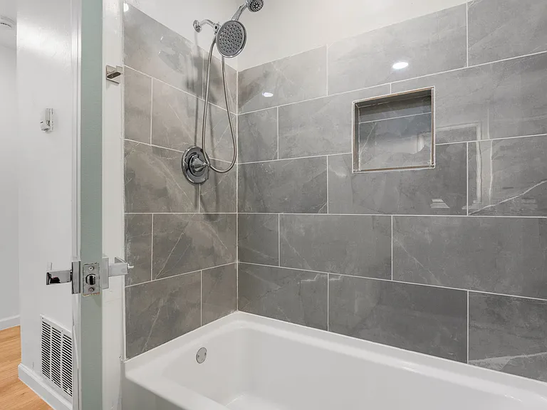 1777 Cahoon St SW — Photo 3
