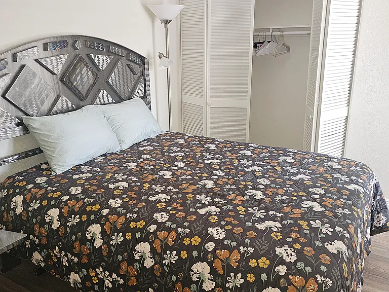 5209 N 24th St #201 — Photo 15