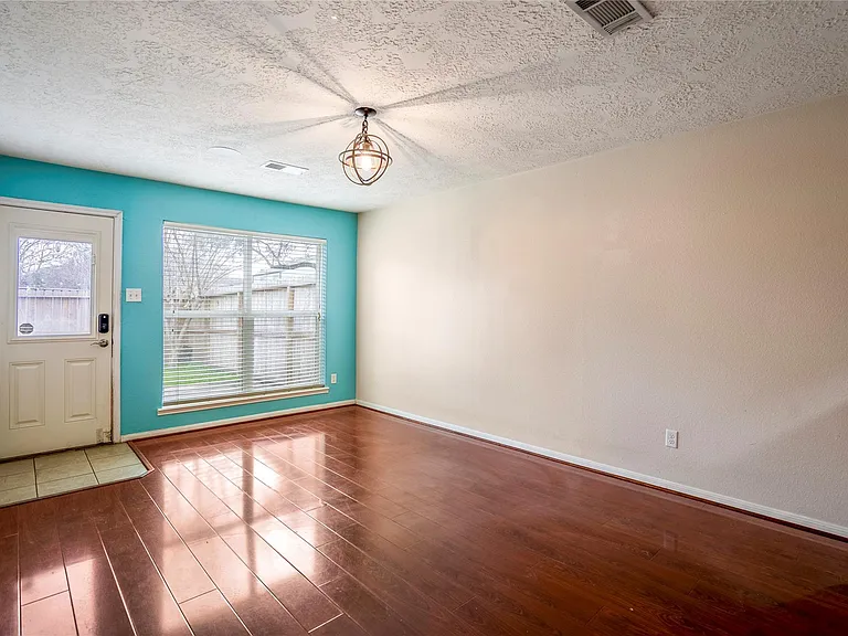 11817 Southlake Dr — Photo 10
