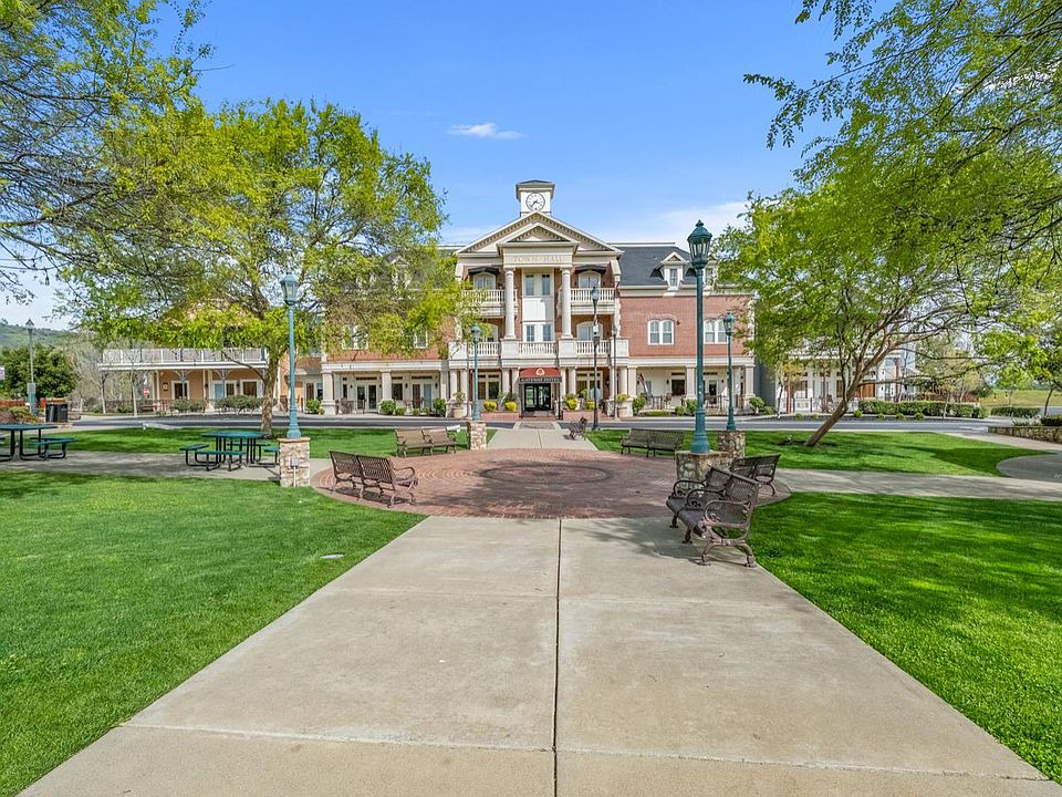 1st image of 225 Stone St