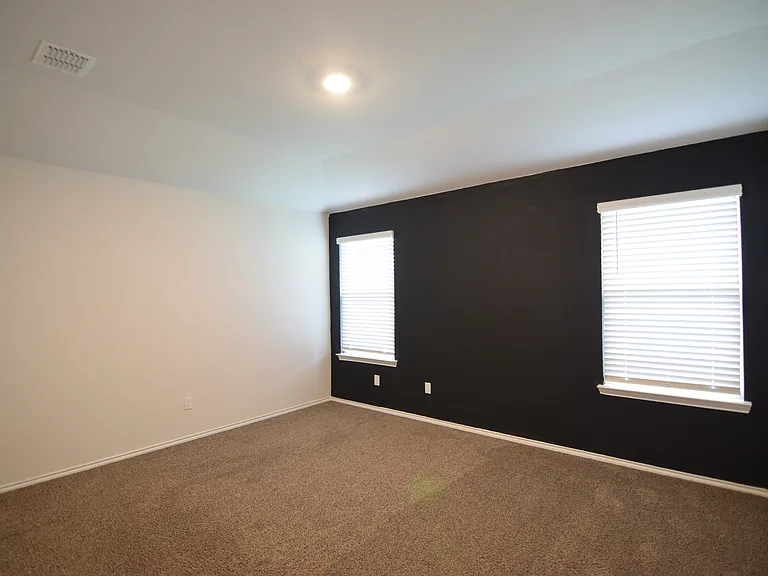 749 Jersey Ct — Photo 11