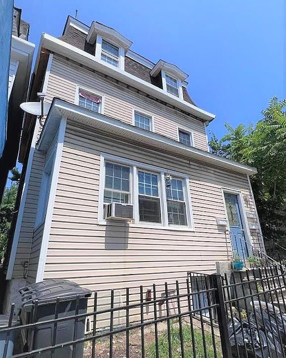 1st image of 195 Elm St