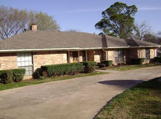 404 Summit Ridge Dr, Euless, TX 76039