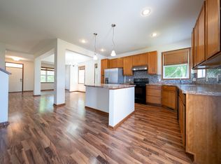 1814 Spring Creek Dr, Carver, MN 55315