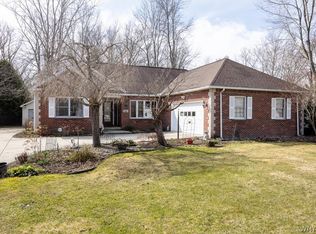 5242 Pendale Ct, North Tonawanda, NY 14120