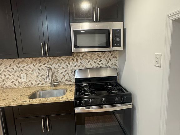 3rd image of 131 Beach 121 St #L7