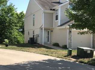 1208 NW Hidden Ridge Cir, Blue Springs, MO 64015