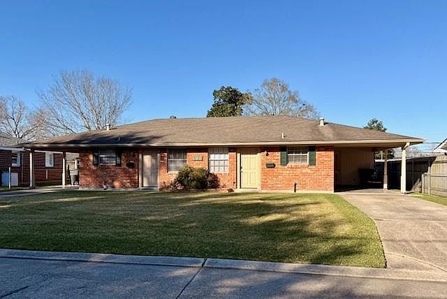 1st image of 108 Live Oak Dr Unit B