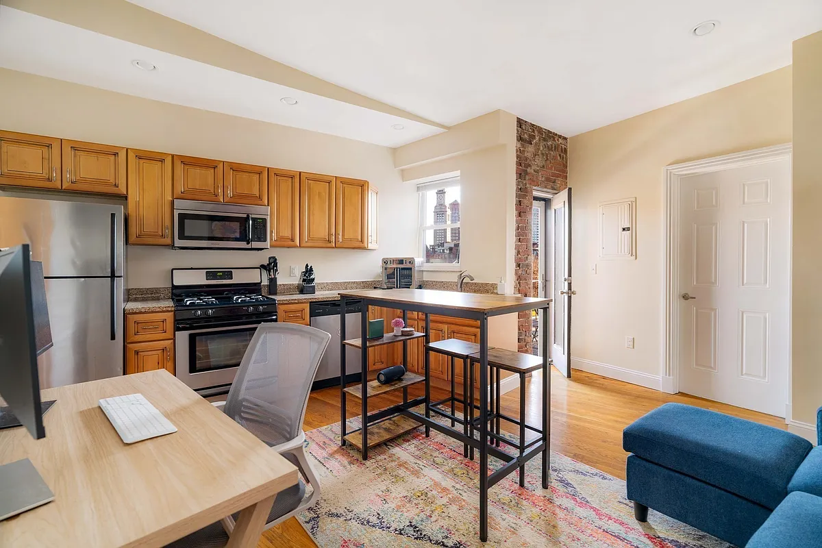 Building Photo - 59 Endicott St #5