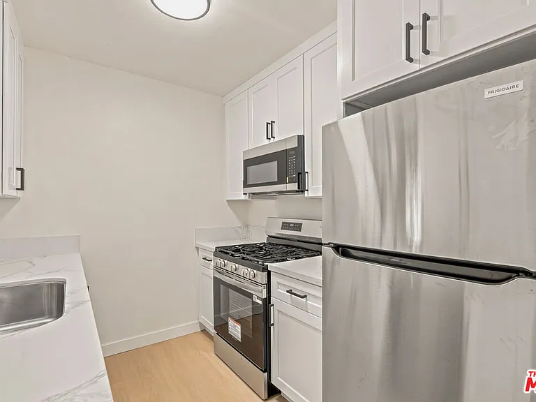 11825 Iowa Ave #1 — Photo 9