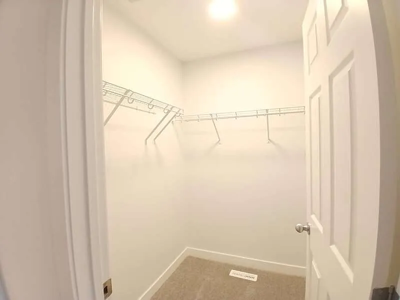 3 bed, 2.5 bath, 1800 sqft, $1,850 — Photo 2