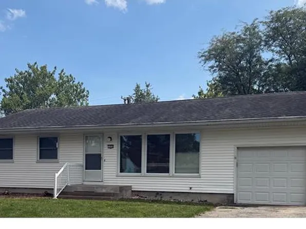 1905 Cypress Dr, Champaign, IL 61821