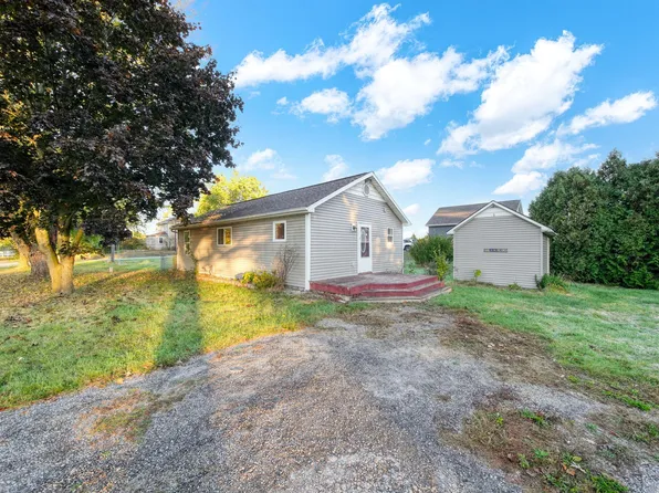 11004 Wamplers Lake Rd, Brooklyn, MI 49230