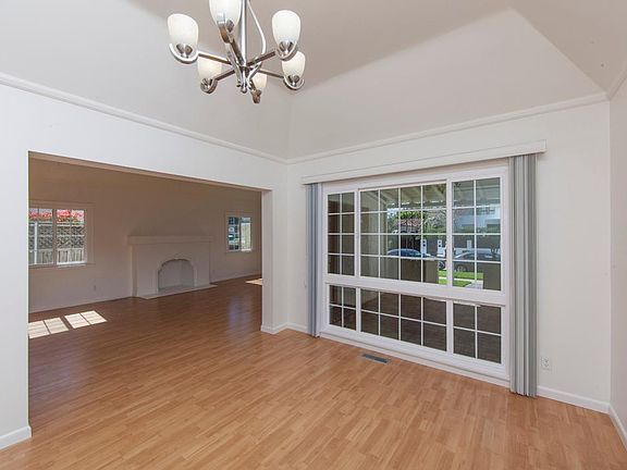 3rd image of 360 N Kilkea Dr