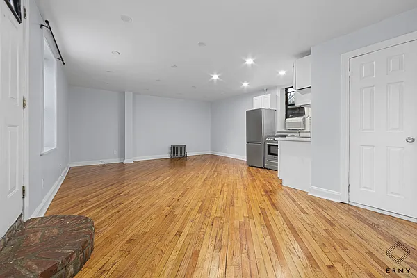 Rented by ERNY LLC | media 3