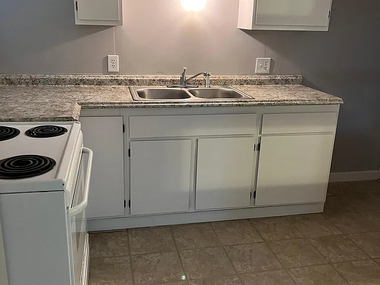 808 E Lacrosse Ave — Photo 6