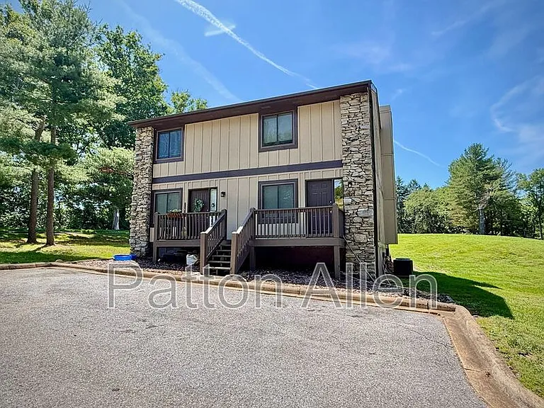 2 Dawnwood Cir — Photo 2
